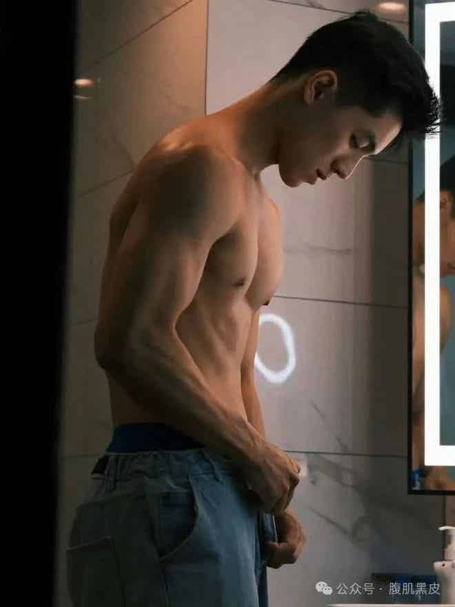 190cm 山东 20 体育生私生活曝光,太会玩了吧? 190cm 山东 20 体育生私生活曝光,太会玩了吧?