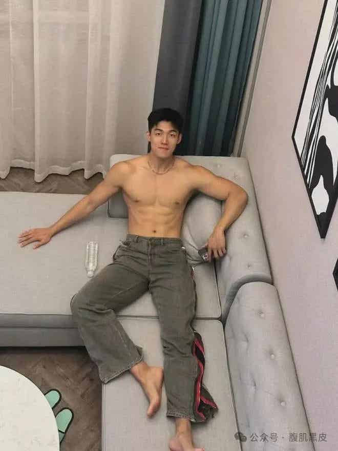 190cm 山东 20 体育生私生活曝光,太会玩了吧? 190cm 山东 20 体育生私生活曝光,太会玩了吧?