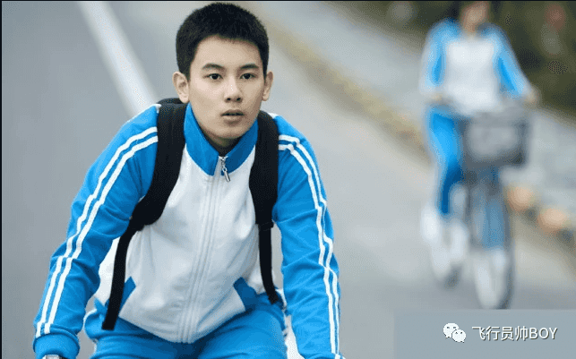 胡先煦新电影脱光光,跪着喊主人,乌尔善真会拍! 胡先煦新电影脱光光,跪着喊主人,乌尔善真会拍!