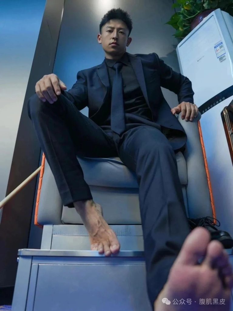 重庆 182cm 六块腹肌 21 黑皮体育生，打球好帅！