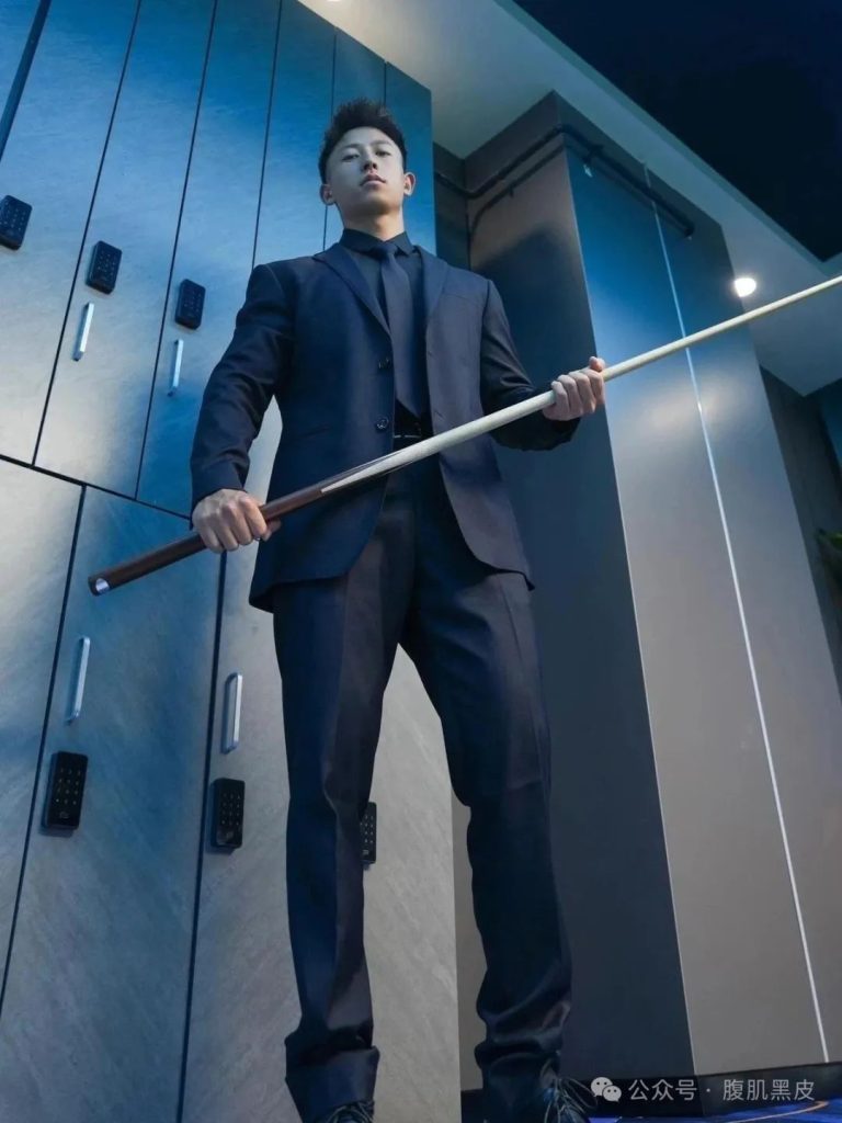 重庆 182cm 六块腹肌 21 黑皮体育生，打球好帅！