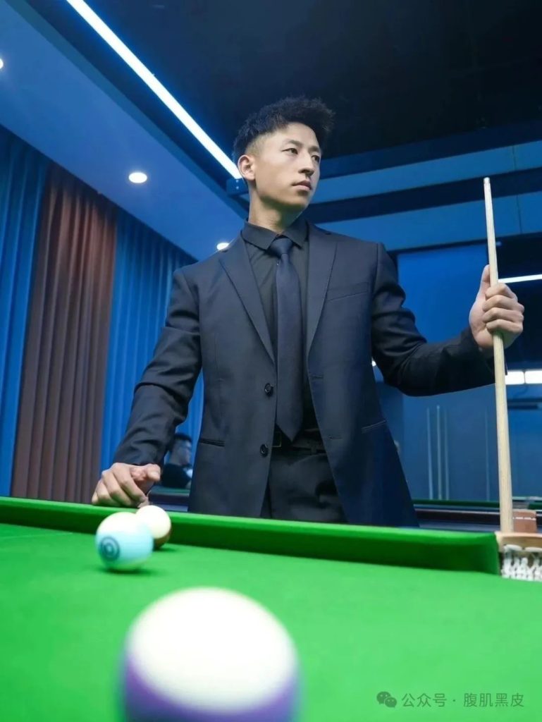 重庆 182cm 六块腹肌 21 黑皮体育生，打球好帅！