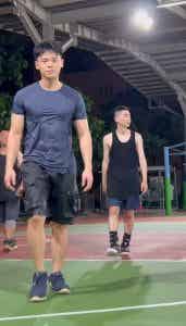 篮球小哥全身湿透，大包实力藏不住了！-潮男潮北