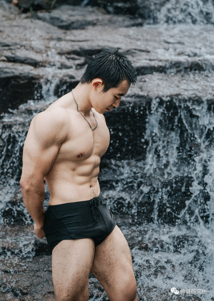 双开门健硕男,网友:鼻血不争气地流 | 肌肉体育生 双开门健硕男,网友:鼻血不争气地流 | 肌肉体育生