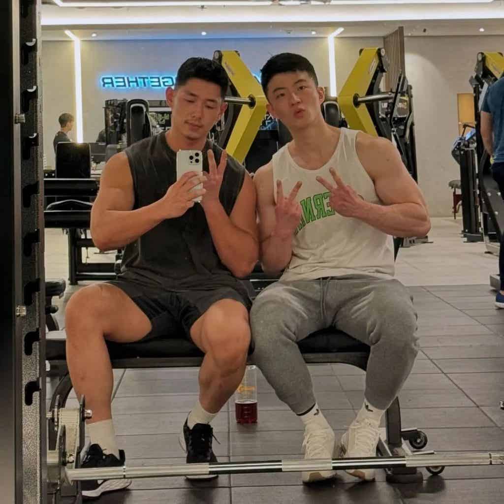 这位超帅的肌肉名媛分手了！新欢长这样，口味变了？