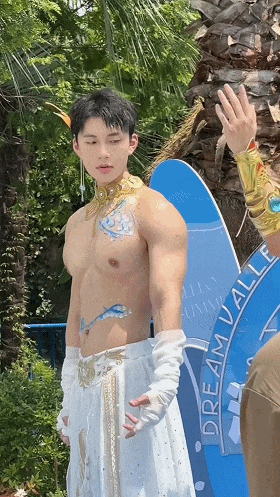 184CM 奶肌体育生写真视频曝光,网友:胸肌练得更大了! 184CM 奶肌体育生写真视频曝光,网友:胸肌练得更大了!