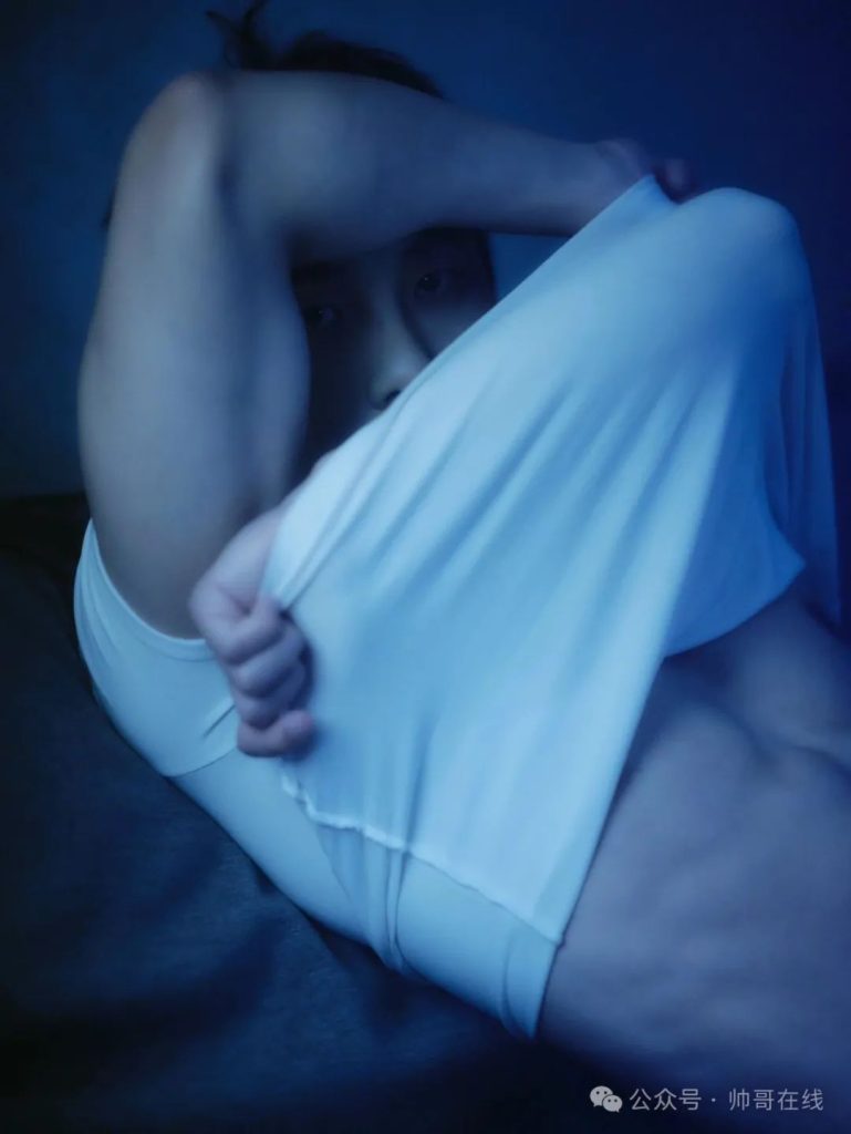 184CM 奶肌体育生写真视频曝光,网友:胸肌练得更大了! 184CM 奶肌体育生写真视频曝光,网友:胸肌练得更大了!