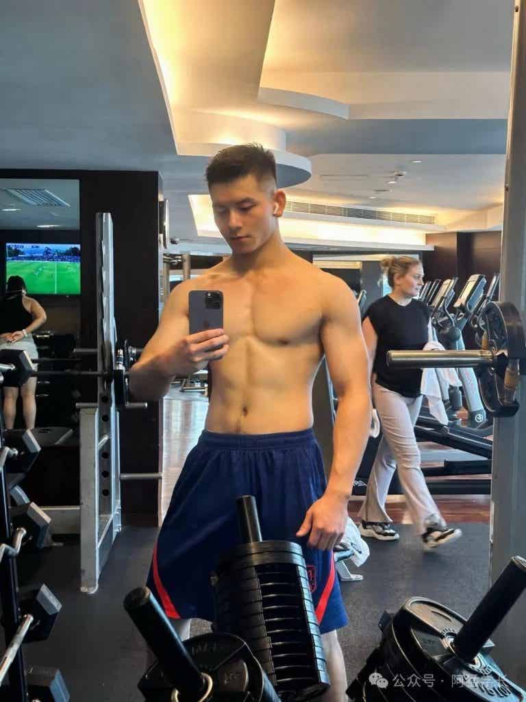 在【泰国宋干节】0 开张的他!竟然被采访了… 在【泰国宋干节】0 开张的他!竟然被采访了…