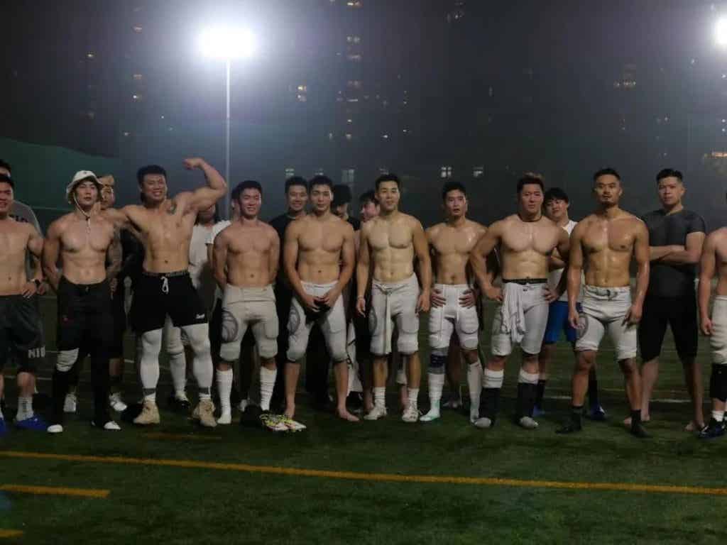 上海橄榄球队的壮硕肌肉队员，冲击力太强了
