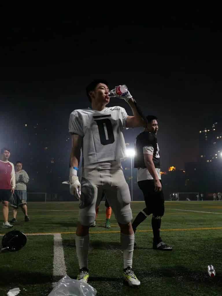 上海橄榄球队的壮硕肌肉队员，冲击力太强了