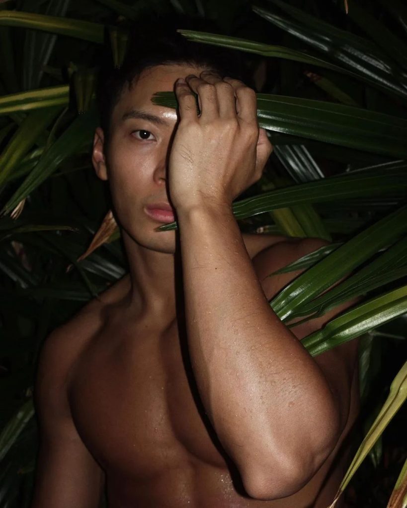 推特网红被扒是上交研究生?哇喔! 推特网红被扒是上交研究生?哇喔!