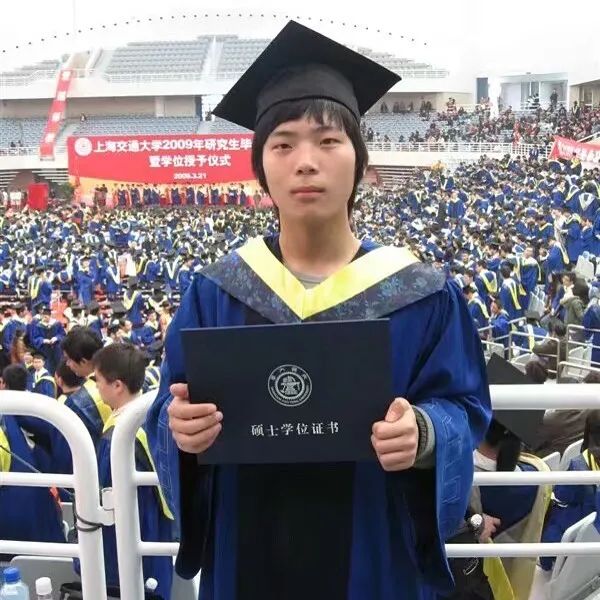 推特网红被扒是上交研究生?哇喔! 推特网红被扒是上交研究生?哇喔!