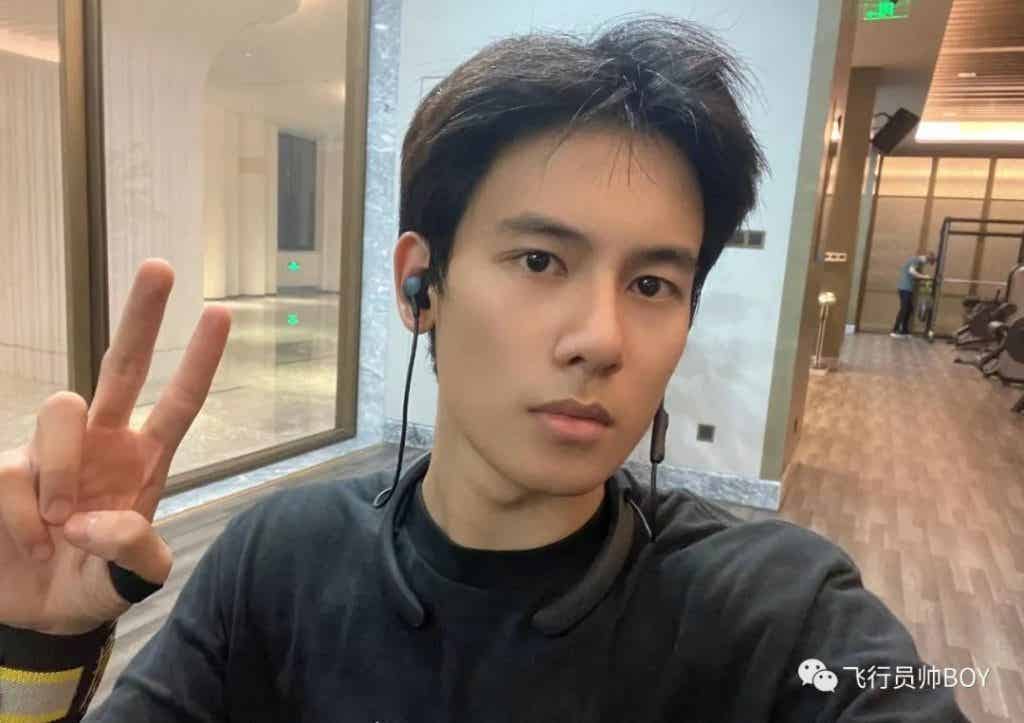 胡先煦新电影脱光光，跪着喊主人，乌尔善真会拍！