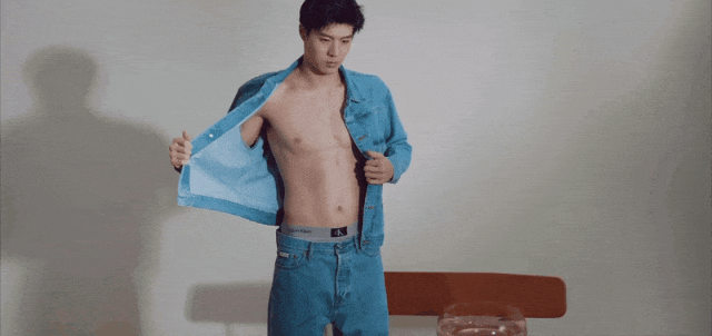 00 后游泳帅哥张翼祥露 CK 内裤边!191CM 的他帅过宁泽涛? 00 后游泳帅哥张翼祥露 CK 内裤边!191CM 的他帅过宁泽涛?