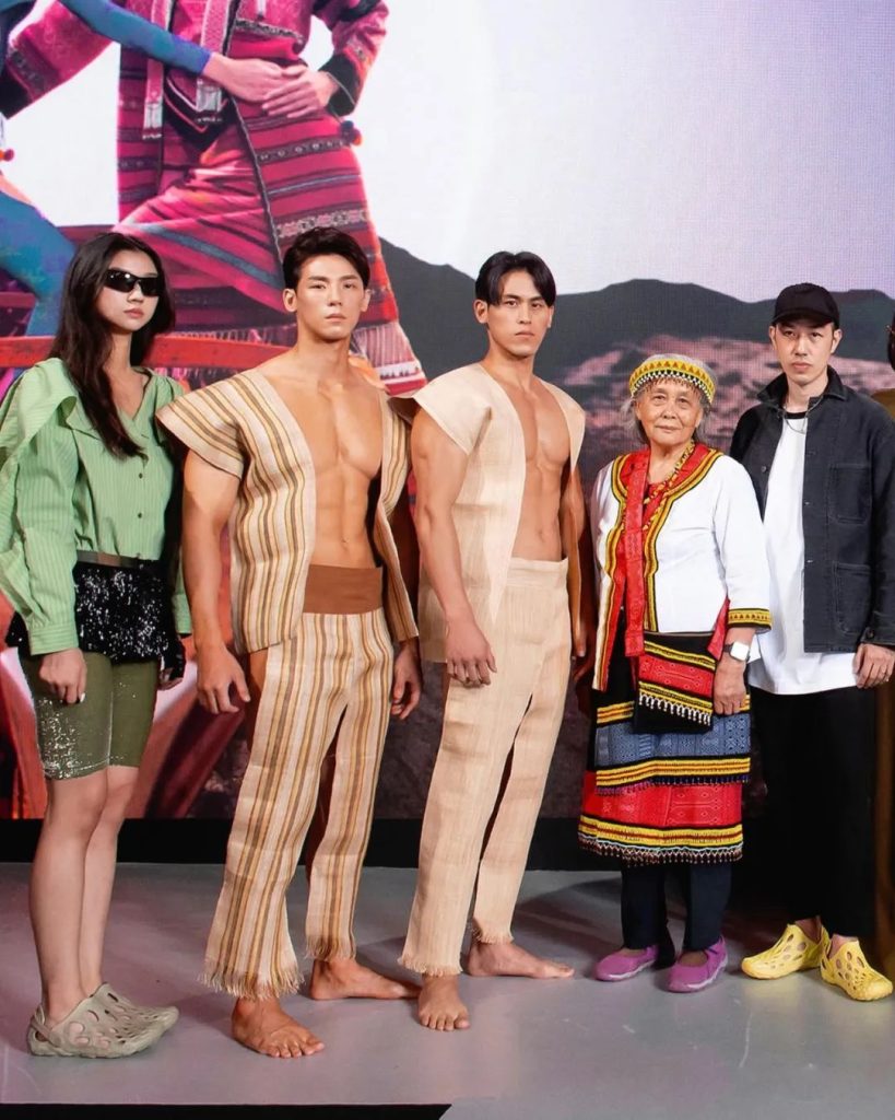 还记得这个穿丁字裤走秀的肌肉男模吗?真的太可了! 还记得这个穿丁字裤走秀的肌肉男模吗?真的太可了!