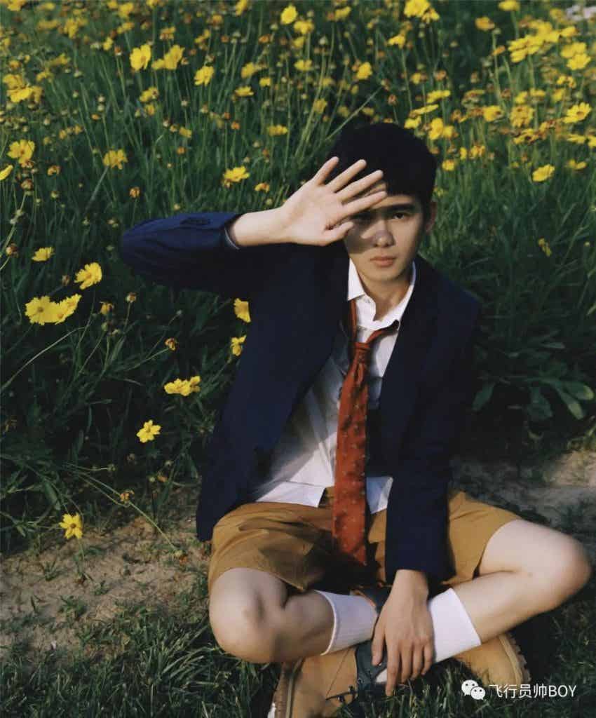 胡先煦新电影脱光光，跪着喊主人，乌尔善真会拍！