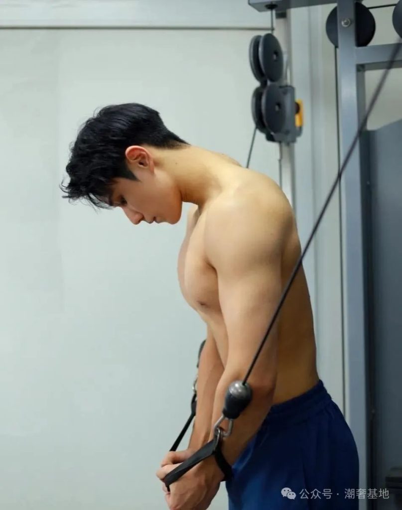 山东 185cm 小哥被约拍写真—青春如火残阳似血！