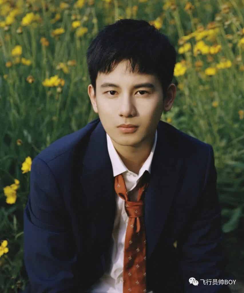 胡先煦新电影脱光光，跪着喊主人，乌尔善真会拍！