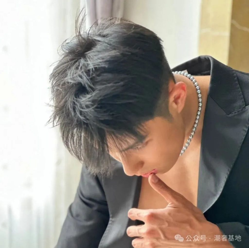 山东 185cm 小哥被约拍写真—青春如火残阳似血！