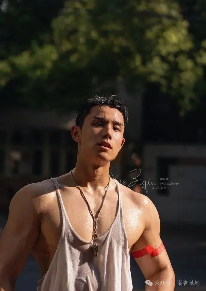 山东 185cm 小哥被约拍写真—青春如火残阳似血！