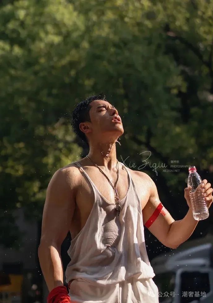 山东 185cm 小哥被约拍写真—青春如火残阳似血！