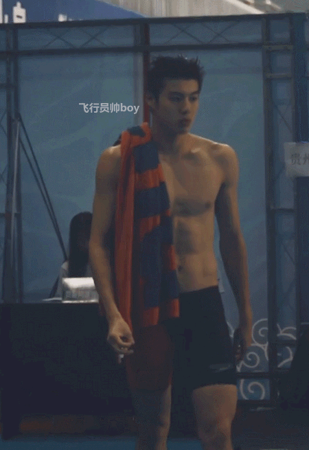 00 后游泳帅哥张翼祥露 CK 内裤边!191CM 的他帅过宁泽涛? 00 后游泳帅哥张翼祥露 CK 内裤边!191CM 的他帅过宁泽涛?