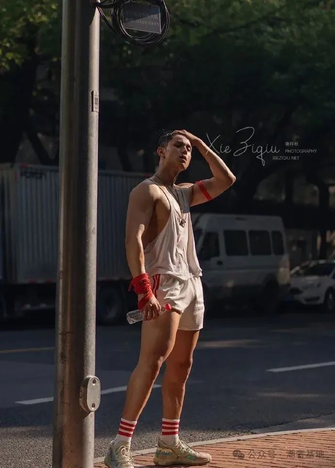 山东 185cm 小哥被约拍写真—青春如火残阳似血！