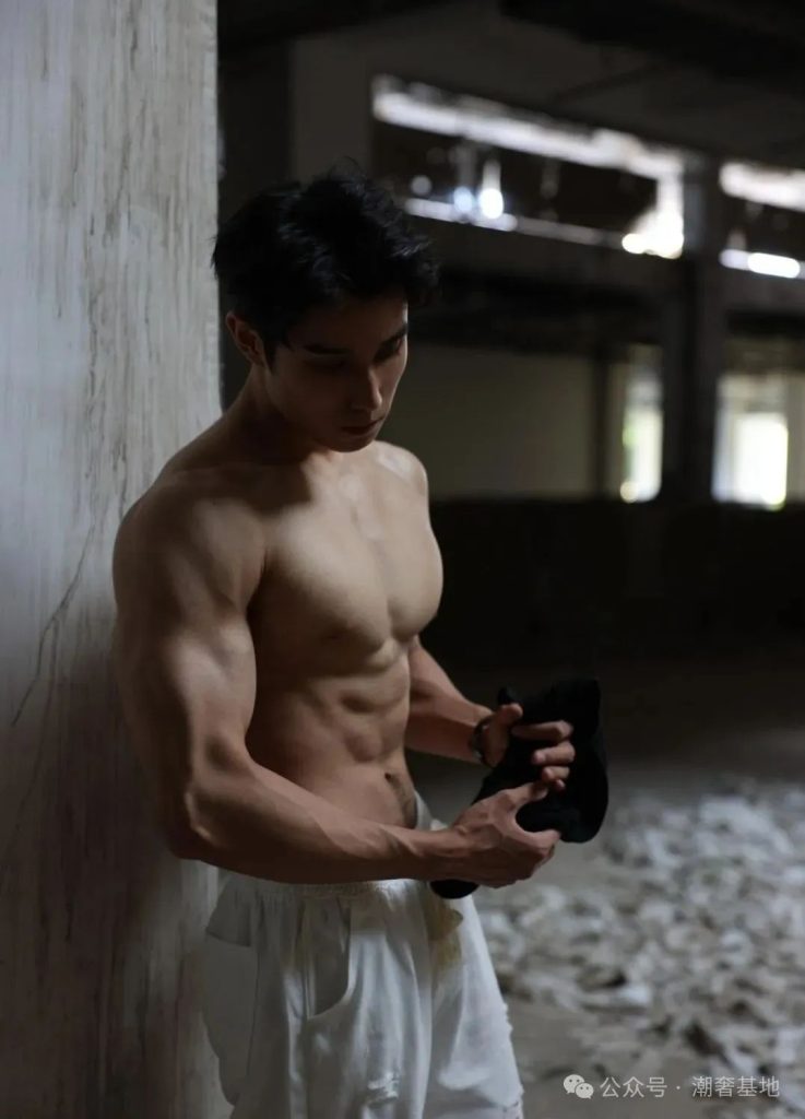 山东 185cm 小哥被约拍写真—青春如火残阳似血！