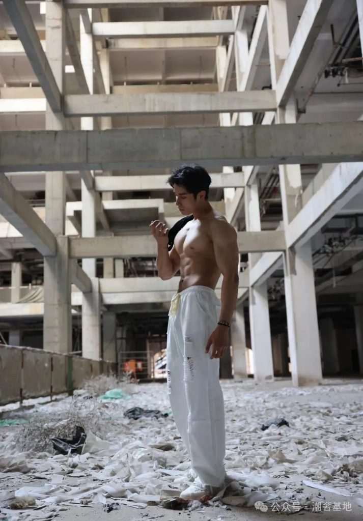 山东 185cm 小哥被约拍写真—青春如火残阳似血！