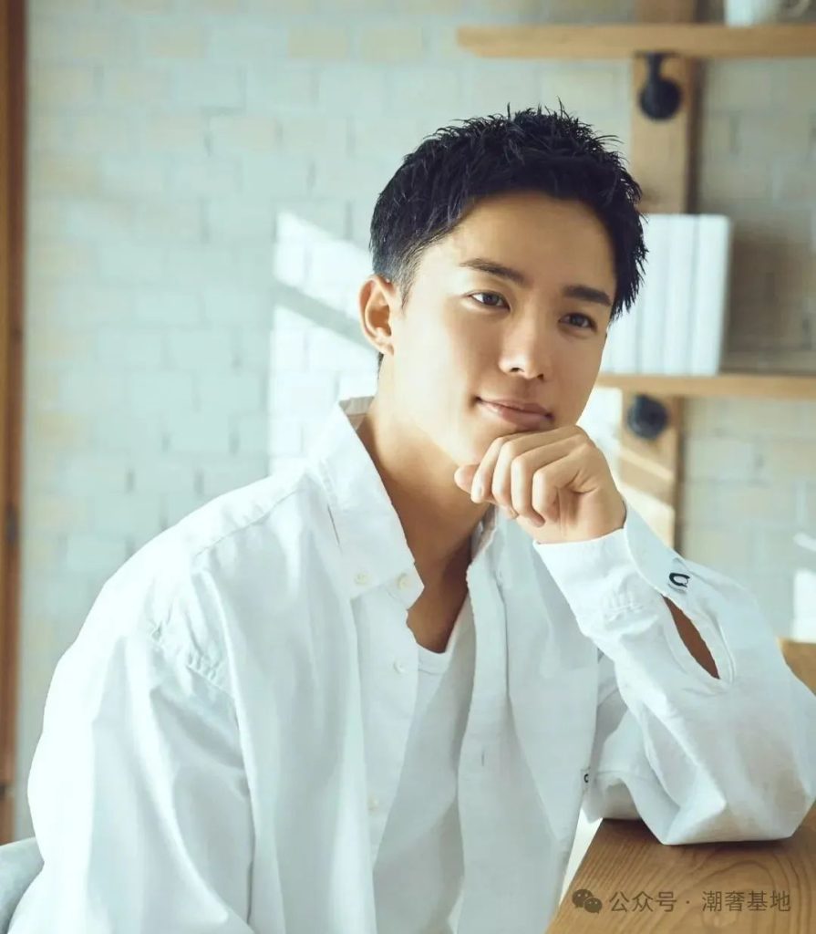 日本《夏日咖啡男友》主角们,早年曾下海拍片…… 日本《夏日咖啡男友》主角们,早年曾下海拍片……