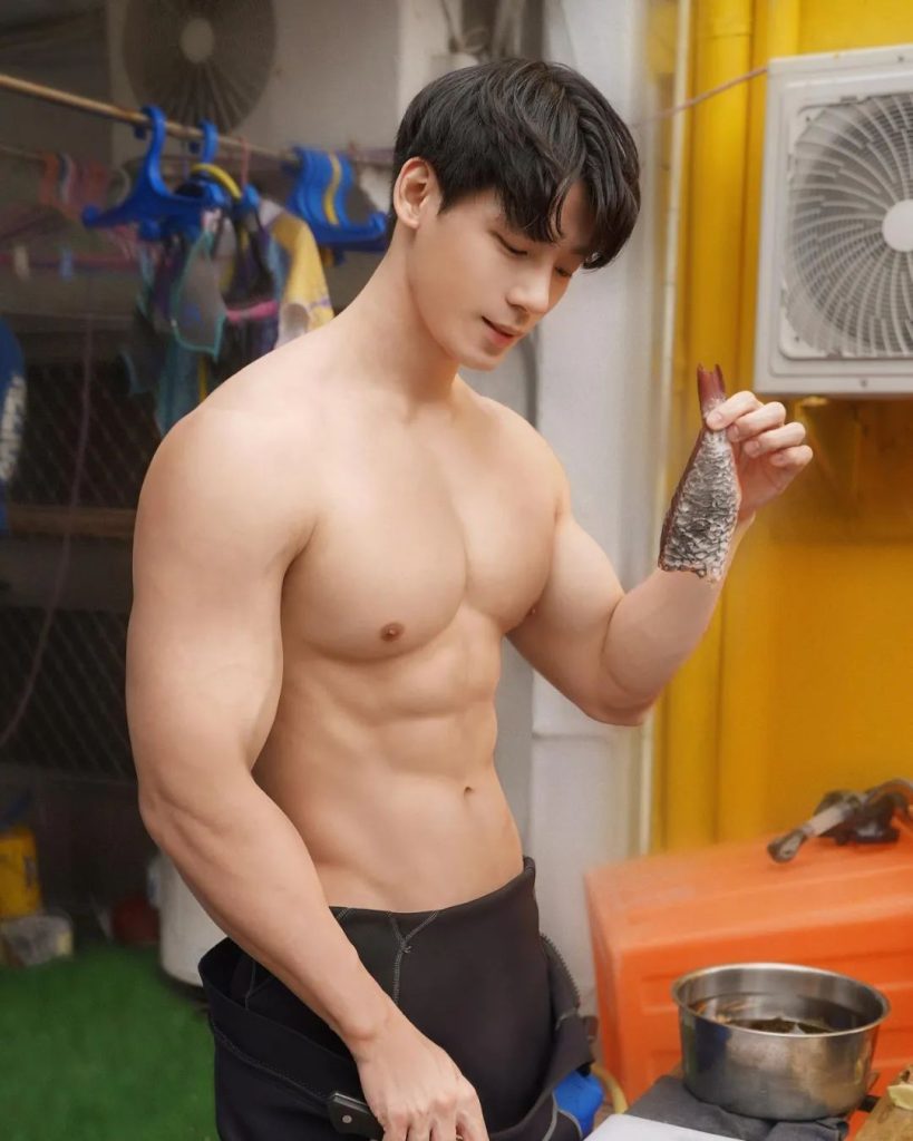 还记得这个穿丁字裤走秀的肌肉男模吗?真的太可了! 还记得这个穿丁字裤走秀的肌肉男模吗?真的太可了!