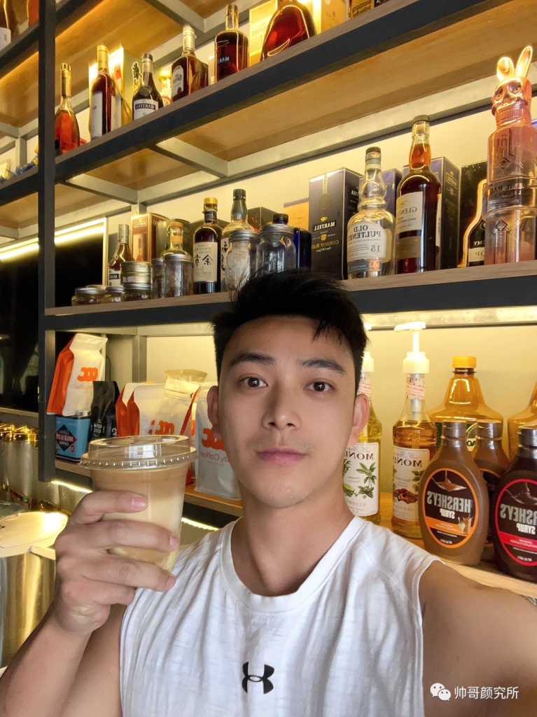 活捉花美男！没想到还是位男妈妈 | 网红帅哥