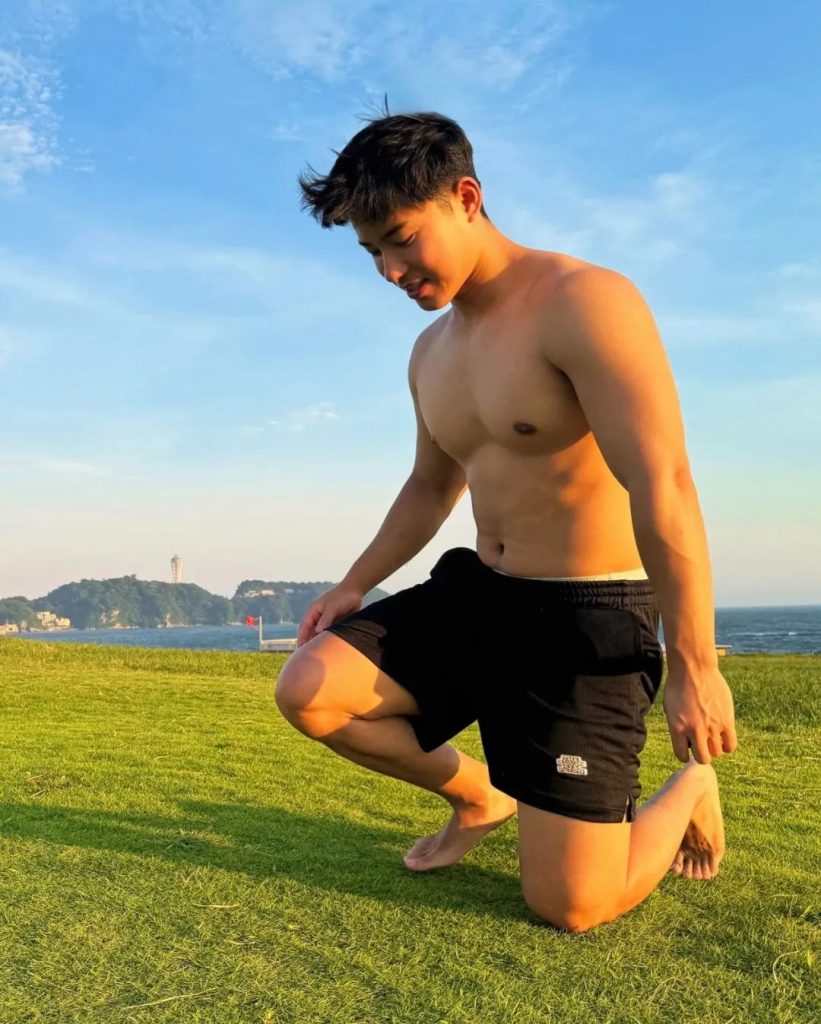 男男恋综「夏日咖啡男友」超帅的黑皮厨师被爆下海... 男男恋综「夏日咖啡男友」超帅的黑皮厨师被爆下海...