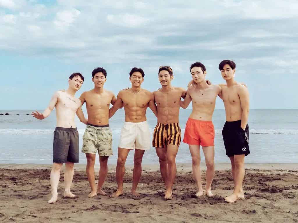 黑皮网红小哥的瓜都吃了吗？没想到被网友扒了......