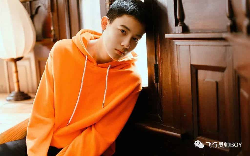 胡先煦新电影脱光光，跪着喊主人，乌尔善真会拍！