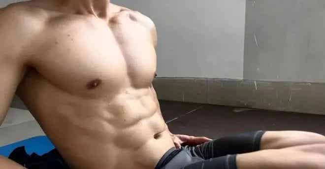 覃森 QS 事件后续：因同事举报被抓