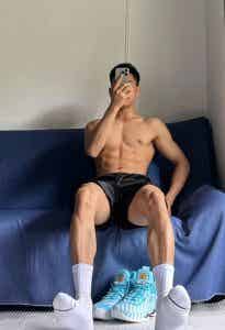 黑皮体育生硬邦邦的六块腹肌！-潮男潮北