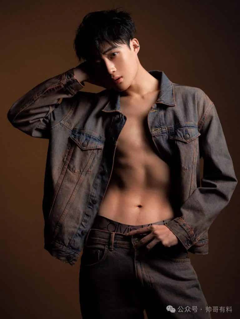 健身模特冠军与柔美舞者的跨界碰撞,完美组合 健身模特冠军与柔美舞者的跨界碰撞,完美组合