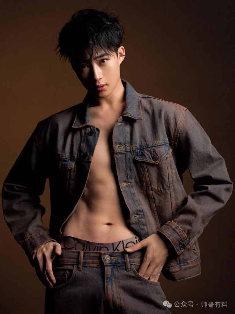 健身模特冠军与柔美舞者的跨界碰撞,完美组合 健身模特冠军与柔美舞者的跨界碰撞,完美组合