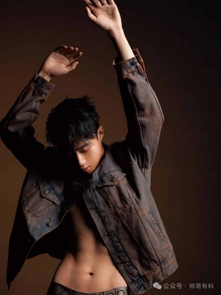 健身模特冠军与柔美舞者的跨界碰撞,完美组合 健身模特冠军与柔美舞者的跨界碰撞,完美组合