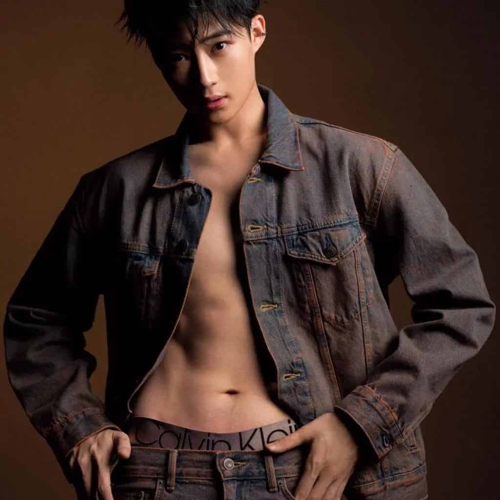 健身模特冠军与柔美舞者的跨界碰撞,完美组合 健身模特冠军与柔美舞者的跨界碰撞,完美组合