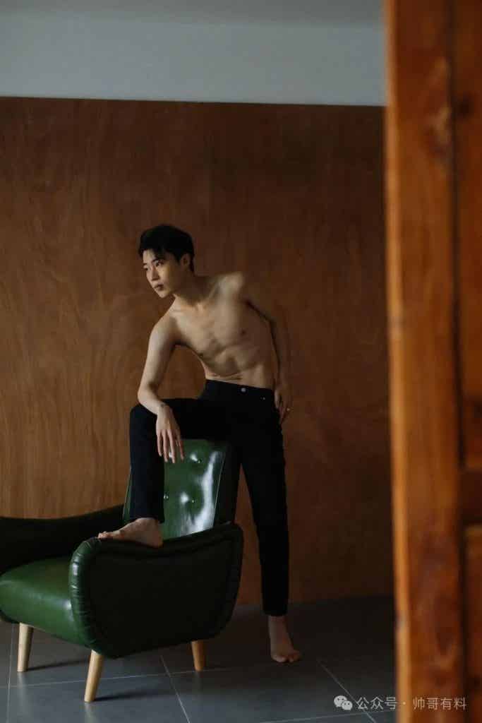 健身模特冠军与柔美舞者的跨界碰撞,完美组合 健身模特冠军与柔美舞者的跨界碰撞,完美组合