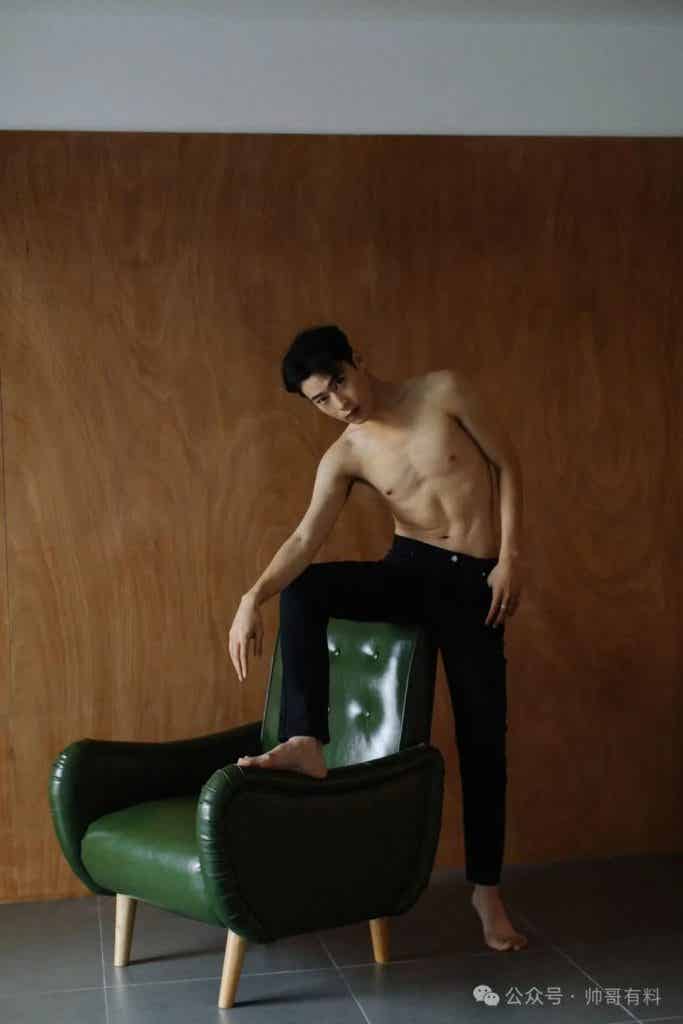 健身模特冠军与柔美舞者的跨界碰撞,完美组合 健身模特冠军与柔美舞者的跨界碰撞,完美组合