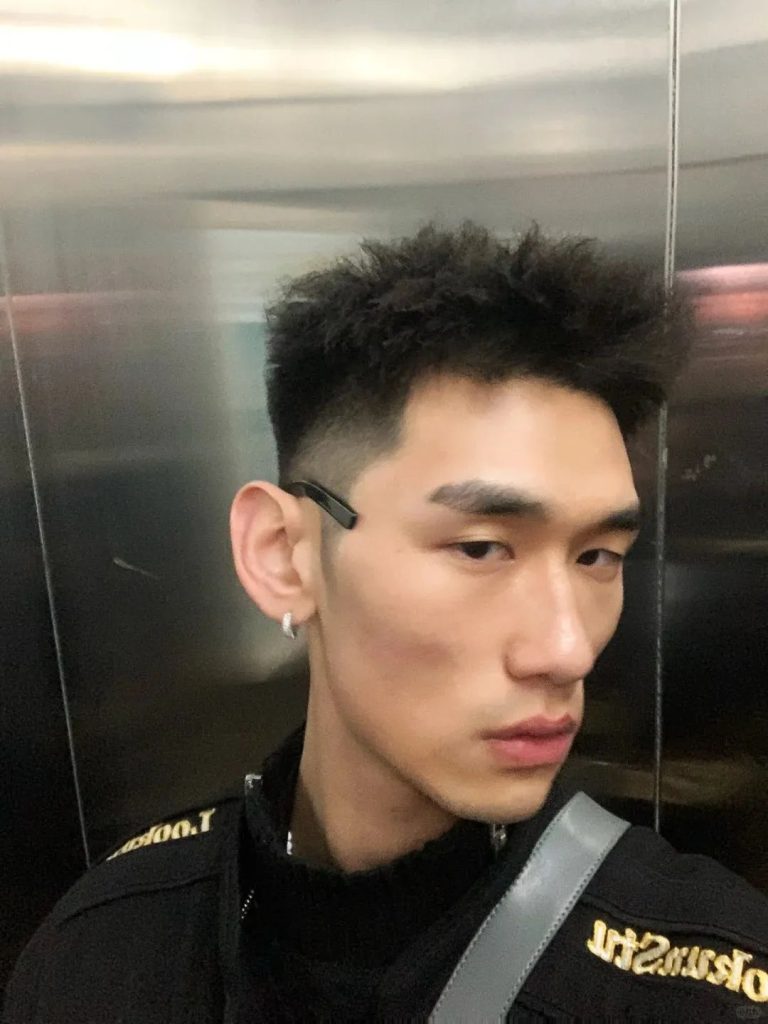 196cm 河南美高男大体育生，行走的荷尔蒙