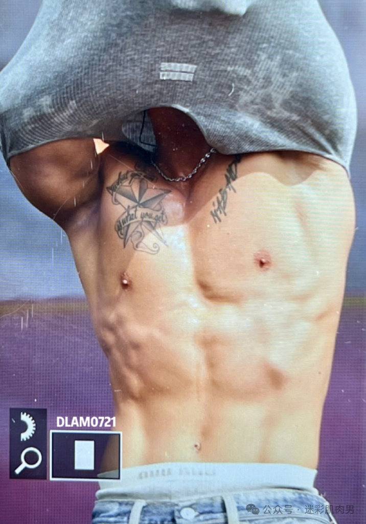 被水枪喷湿透的姜东昊脱衣露内裤边视频,裤子快掉啦!! 被水枪喷湿透的姜东昊脱衣露内裤边视频,裤子快掉啦!!