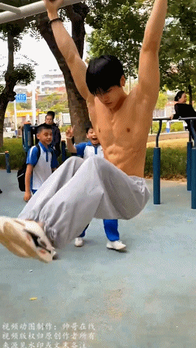 夜练暴汗的肌肉体育生帅弟弟,汗水淋漓的身子也太杀我了! 夜练暴汗的肌肉体育生帅弟弟,汗水淋漓的身子也太杀我了!