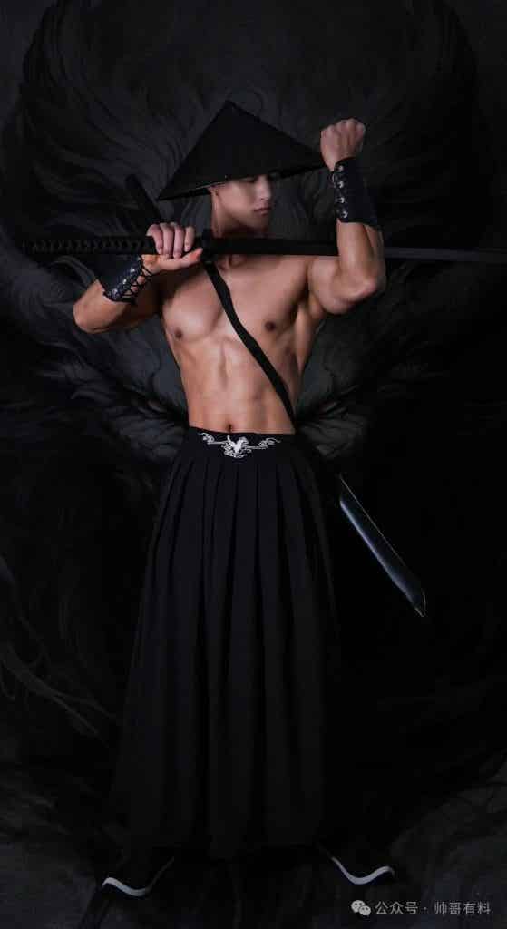 健身模特冠军与柔美舞者的跨界碰撞,完美组合 健身模特冠军与柔美舞者的跨界碰撞,完美组合