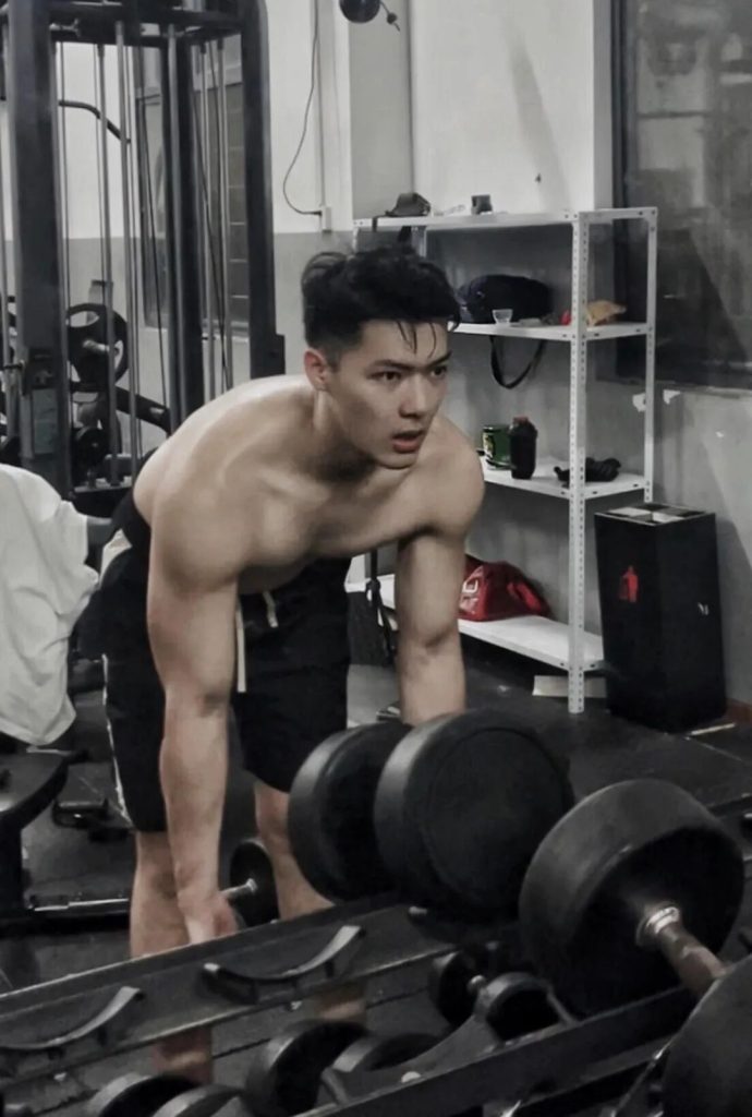 185CM 武汉体育学院篮球特长生，刚出浴有多好看？