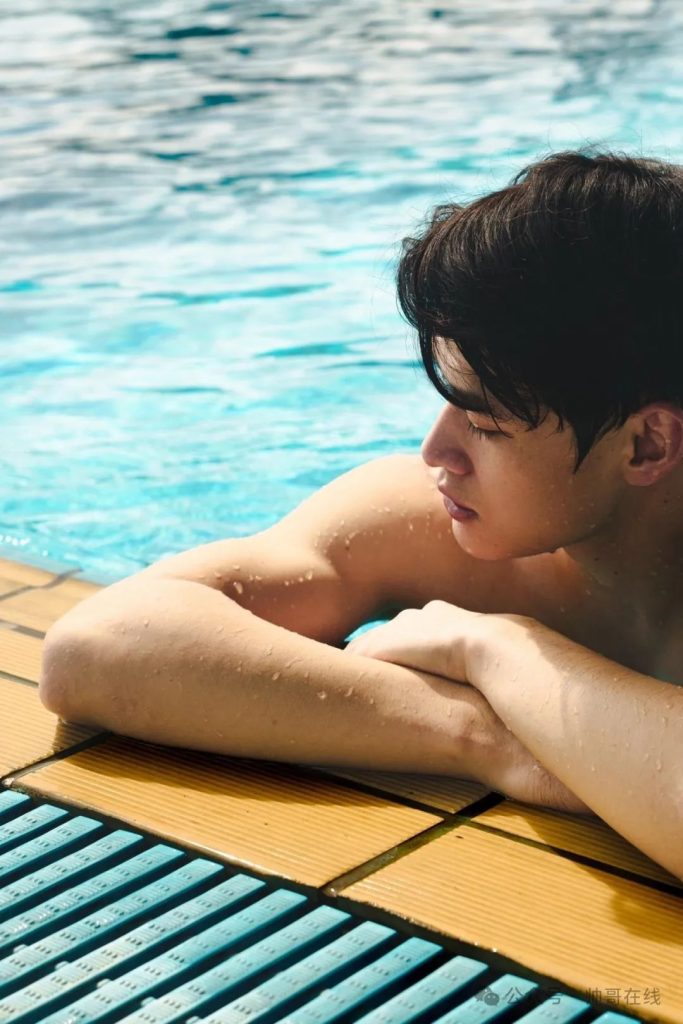 八块腹肌游泳体育生拍泳装大片,游泳帅哥都是男菩萨! 八块腹肌游泳体育生拍泳装大片,游泳帅哥都是男菩萨!