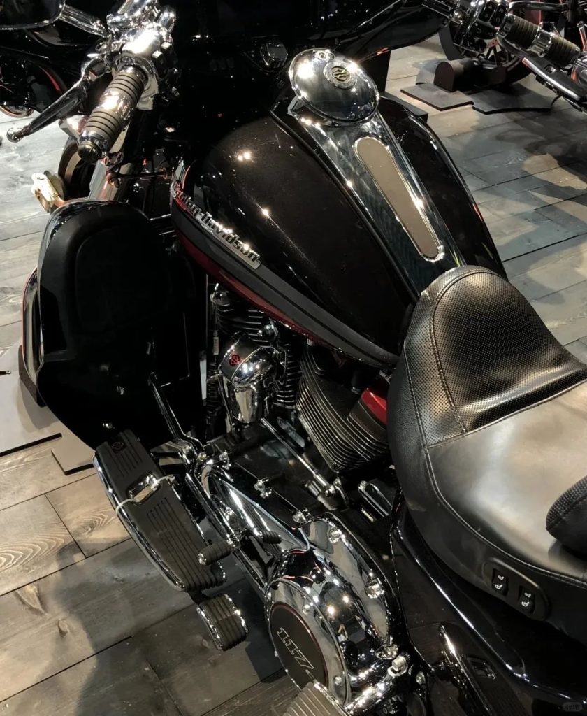 教你成为最帅肌肉运动机车男，极具挑战性